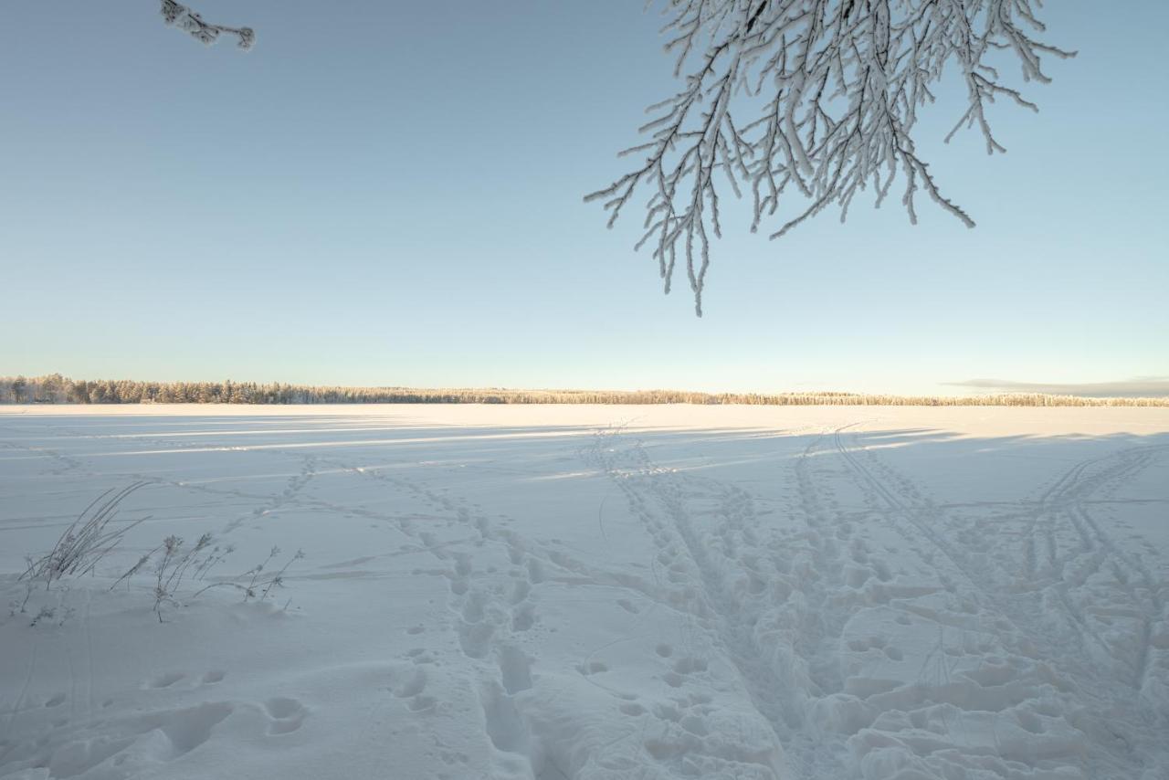 Laehderinne - 2 Bedroom Log Cabin, Private Beach, Wifi & Sauna Puolanka Екстериор снимка